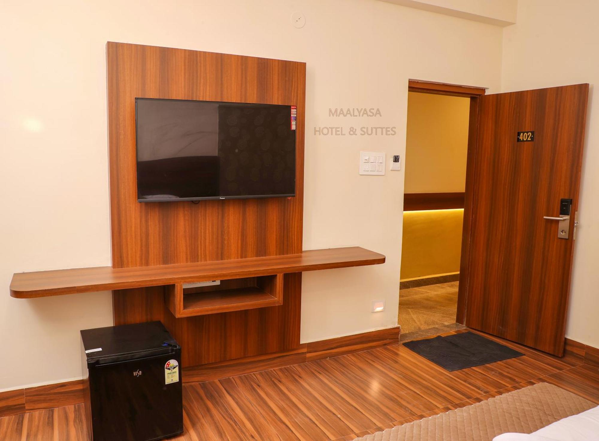 Maalyasa Hotel And Suites Hyderabad Exteriör bild